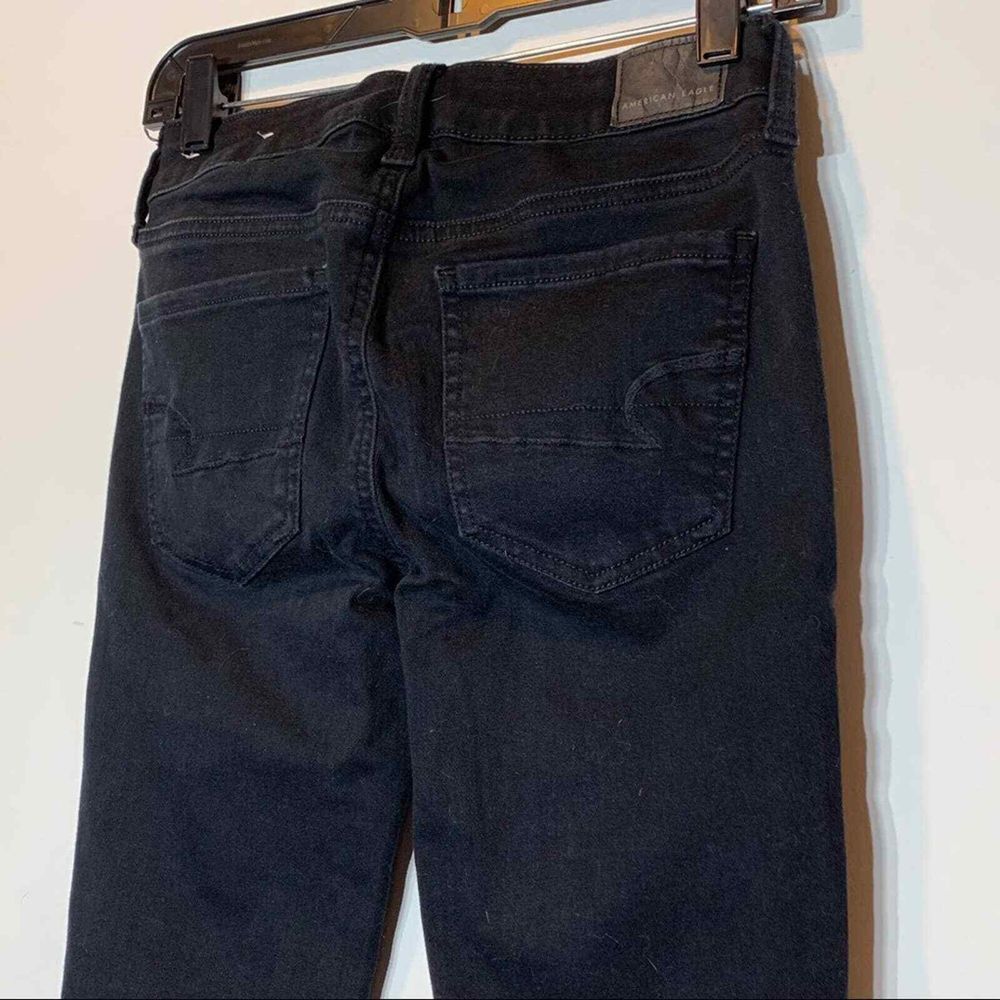 EUC American‎ Eagle Outfitters Black Next Level Stretch Size 2 Short Denim Jeans